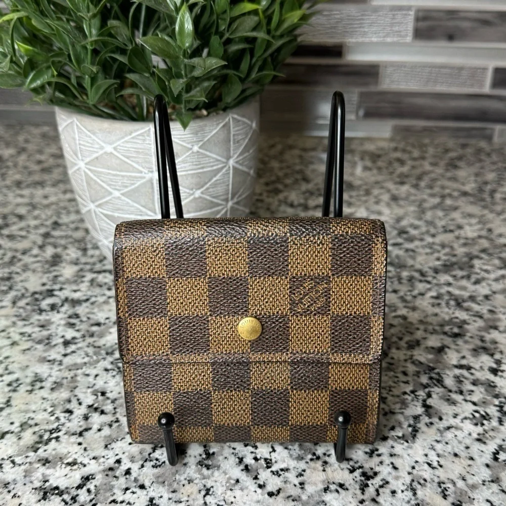 Louis Vuitton | Damier Portefeiulle Elise Bi Fold Compact Wallet SP0020